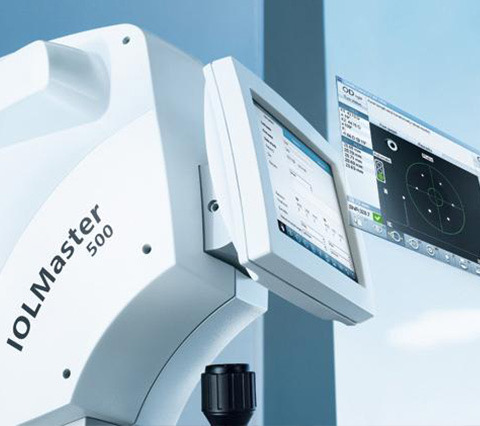 IOL Master 500 ZEISS para biometría de precisión y cálculo de lentes intraoculares en Bogotá